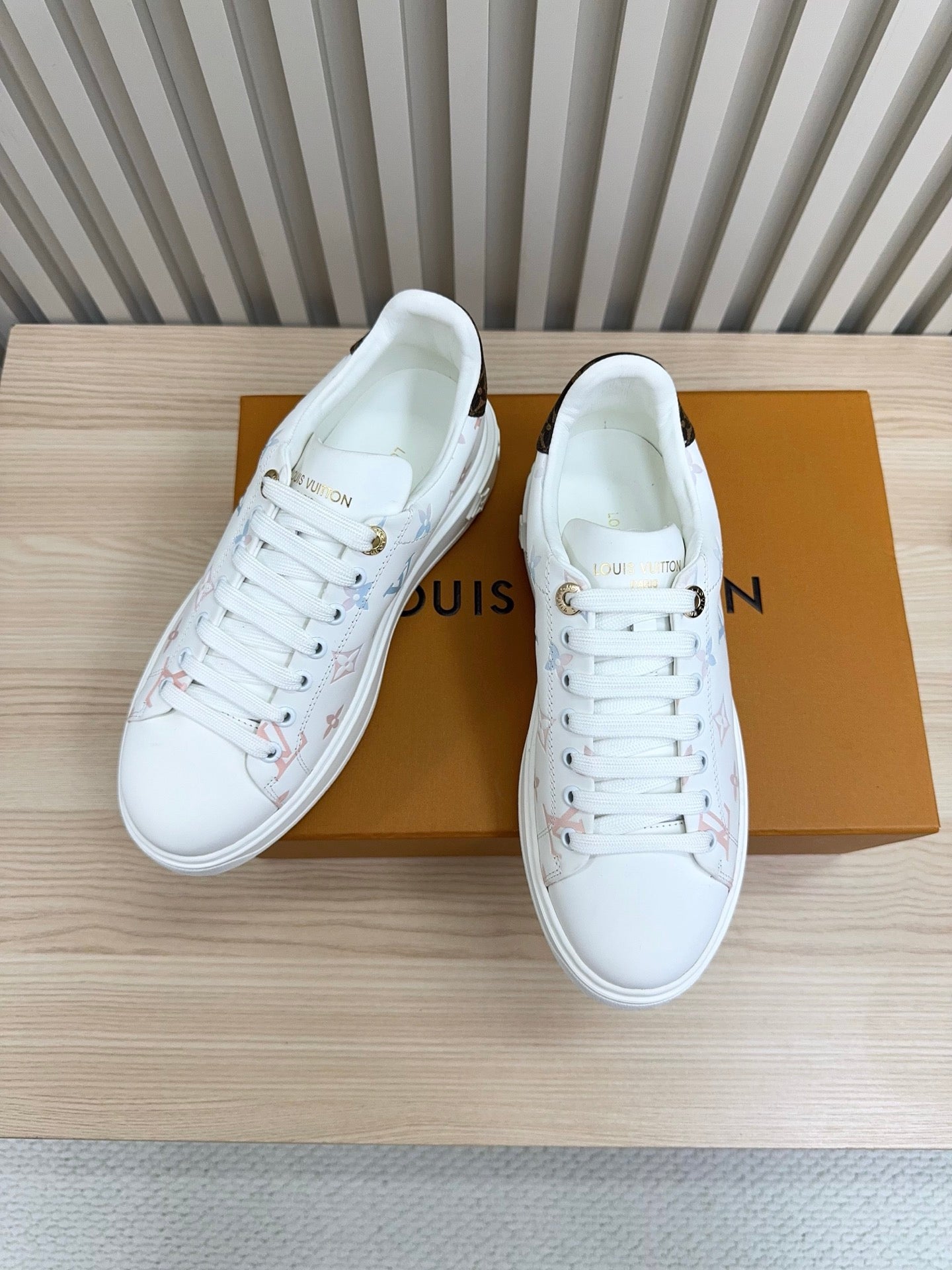 China Replica LV Women Shoes 108usd Only
