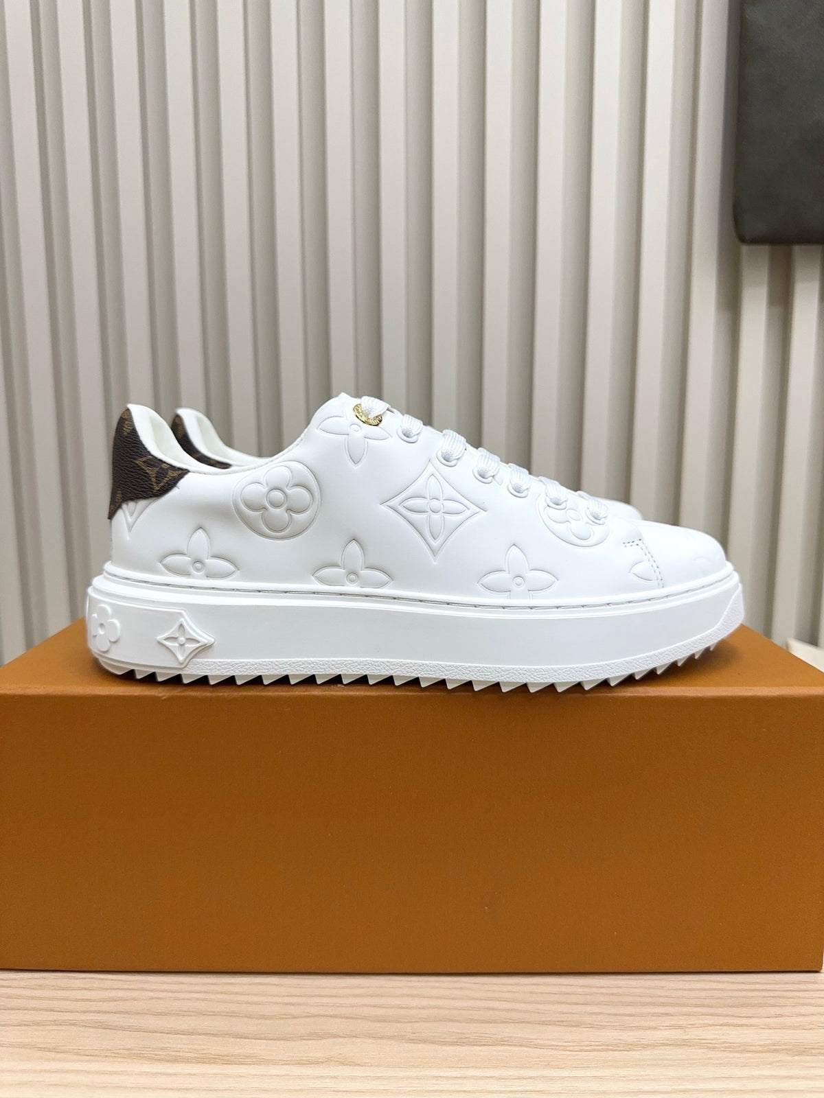 China Replica LV Women Shoes 108usd Only
