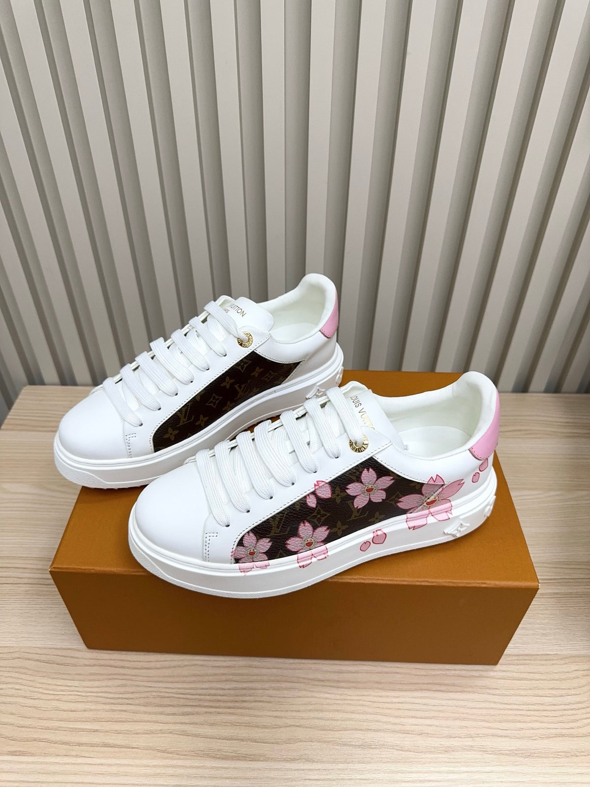 China Replica LV Women Shoes 112usd Only
