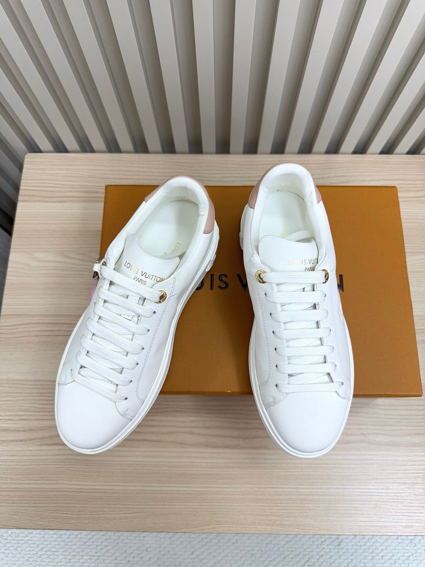 China Replica LV Women Shoes 112usd Only