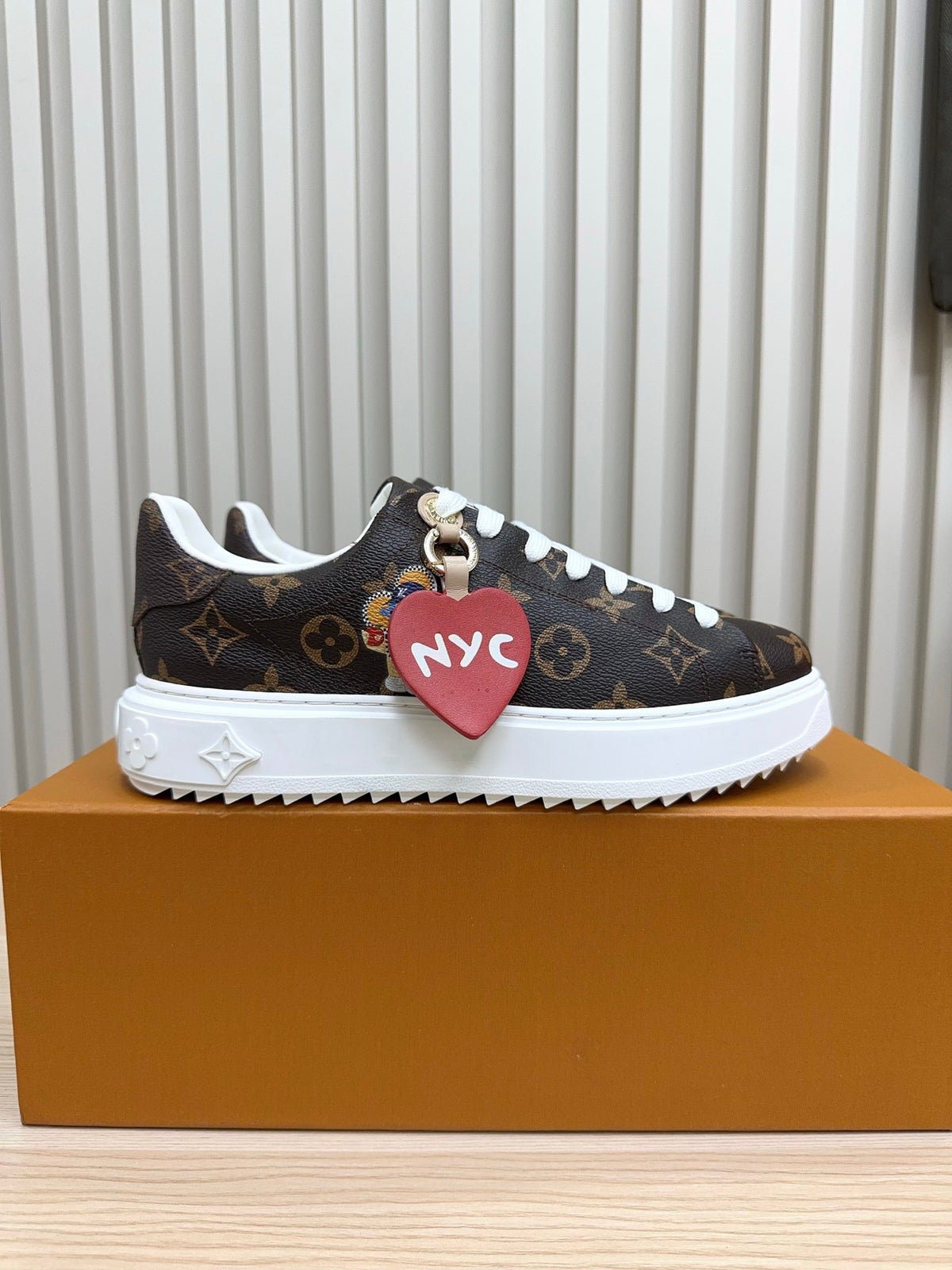 China Replica LV Women Shoes 112usd Only