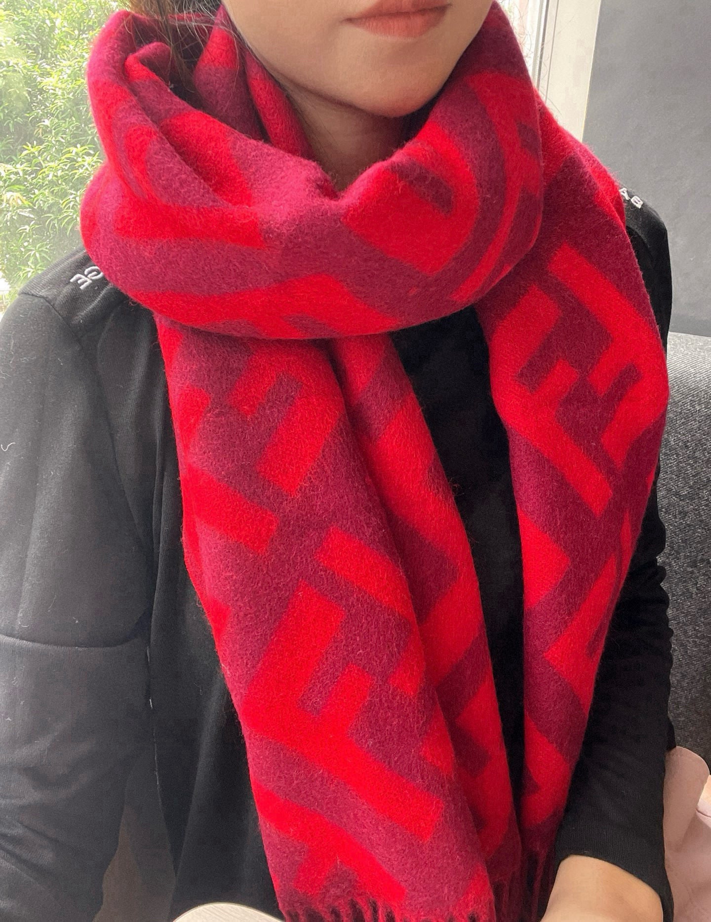 China Replica Fendi Scarf 40usd Only