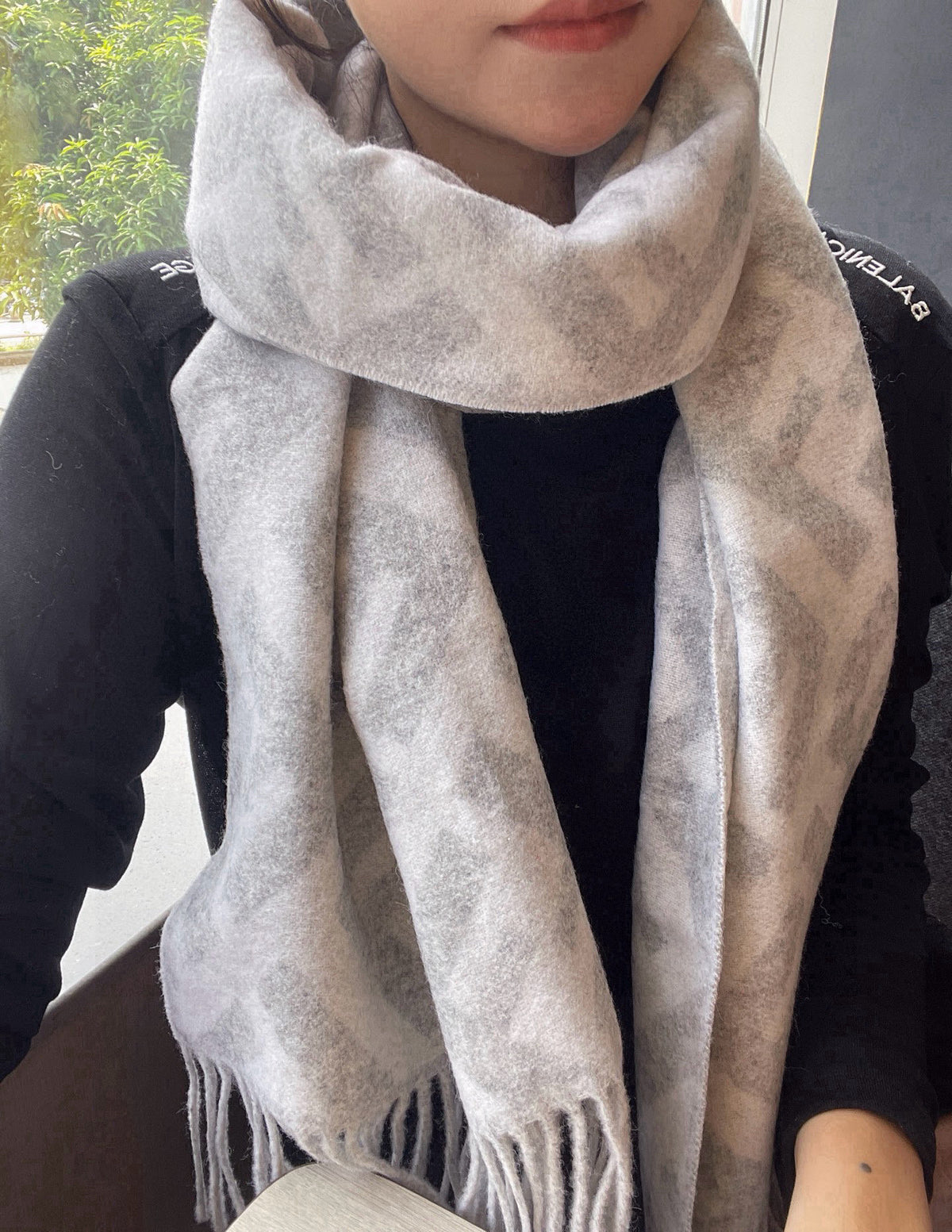 China Replica Fendi Scarf 40usd Only