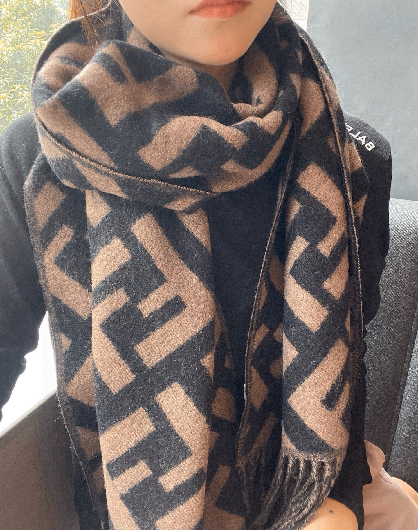 China Replica Fendi Scarf 40usd Only