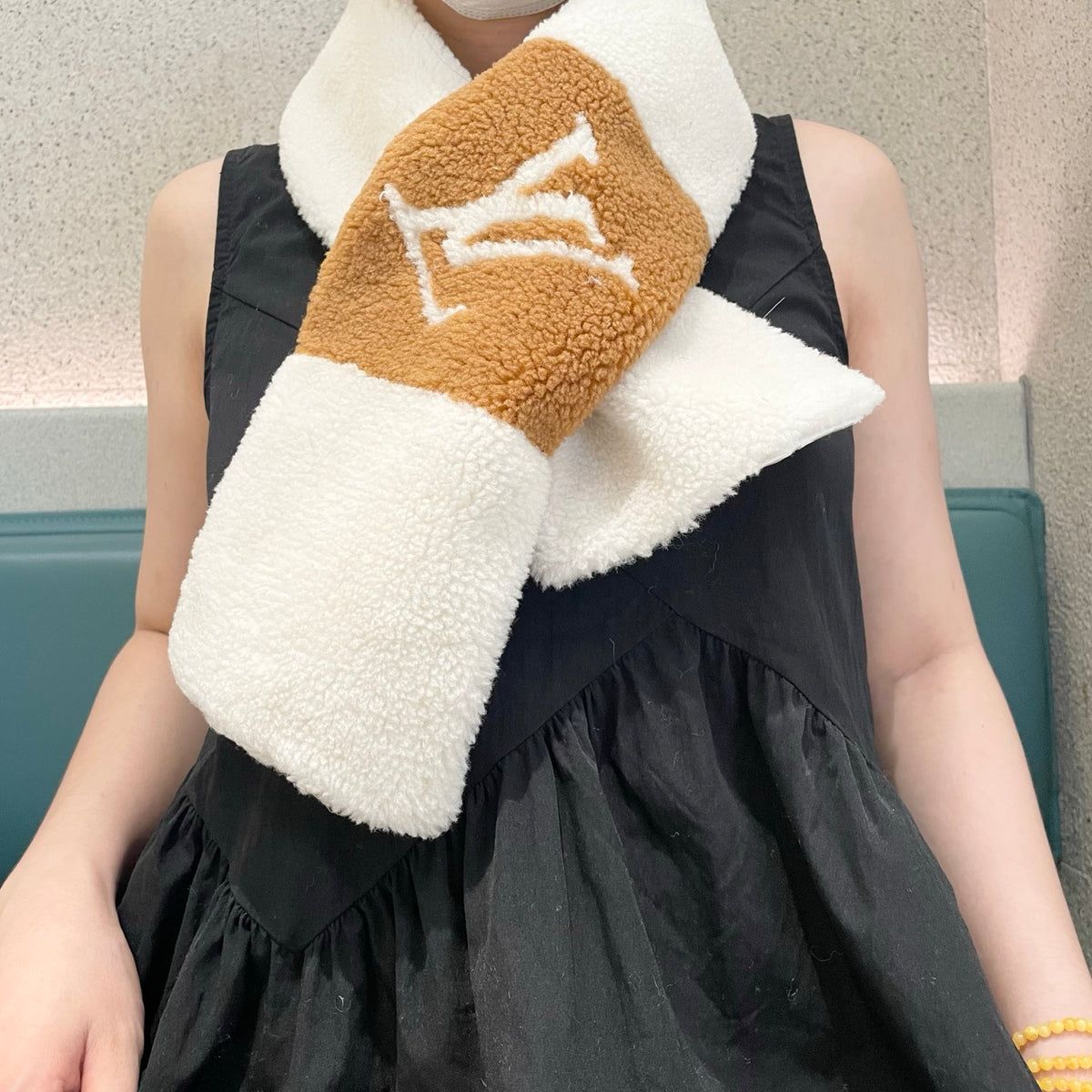 China Replica Gucci Scarf 58usd Only