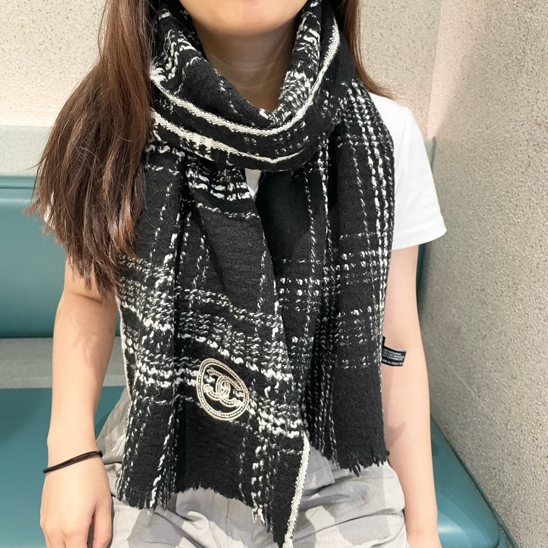 China Replica LV Scarf 58usd Only
