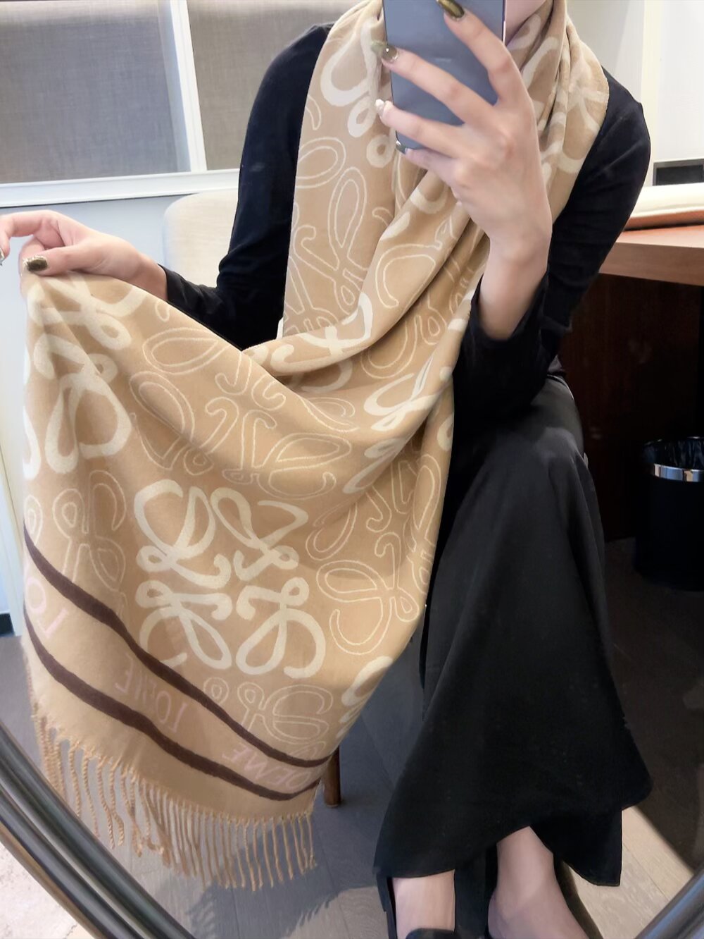 China Replica Loewe Scarf 16usd Only