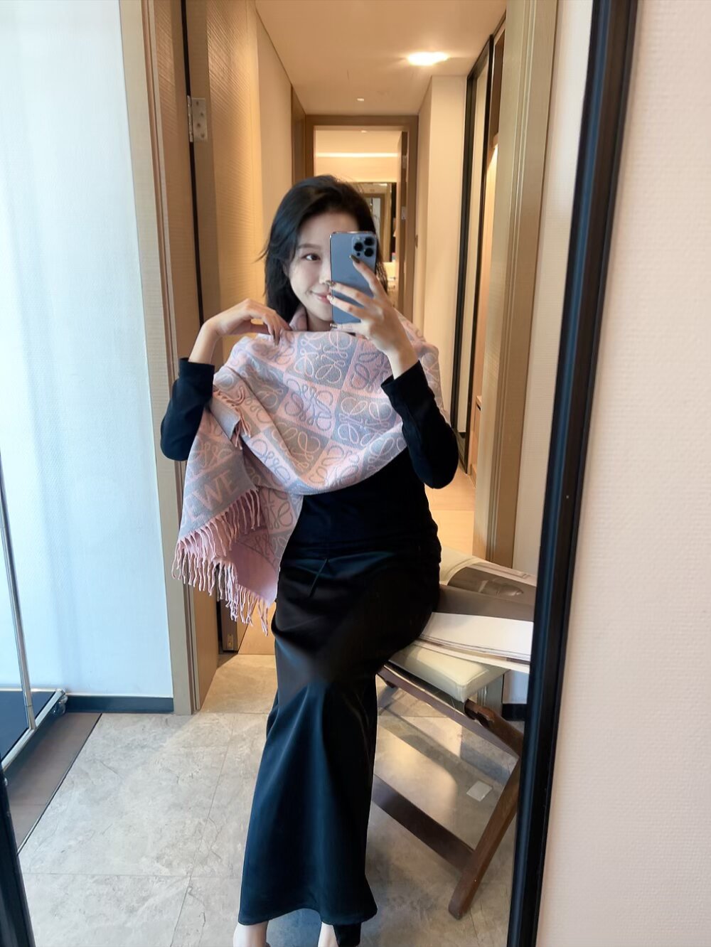 China Replica Loewe Scarf 16usd Only