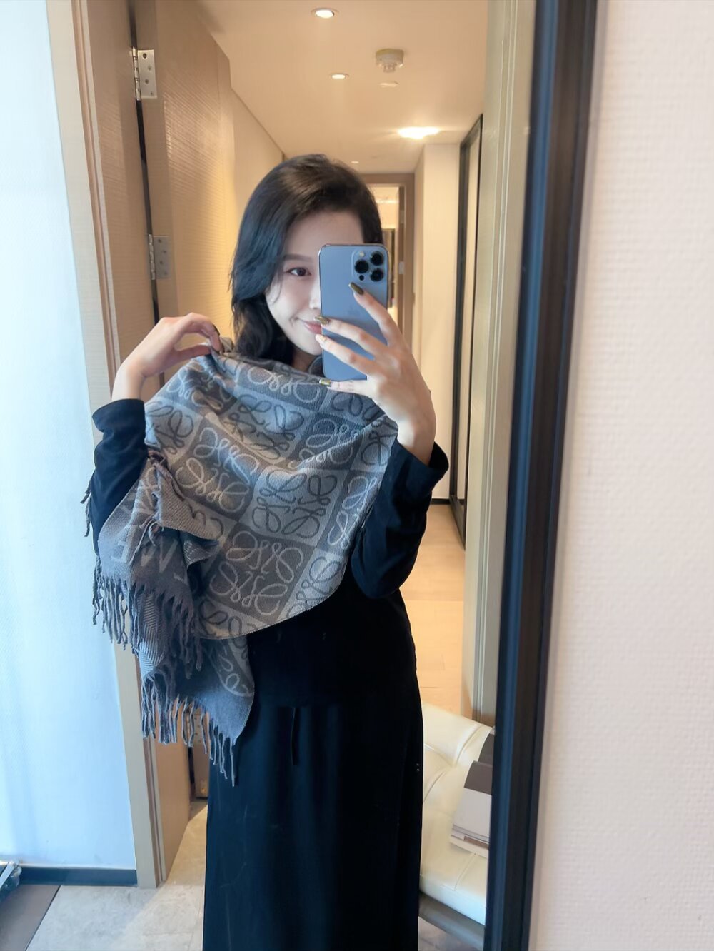 China Replica Loewe Scarf 16usd Only