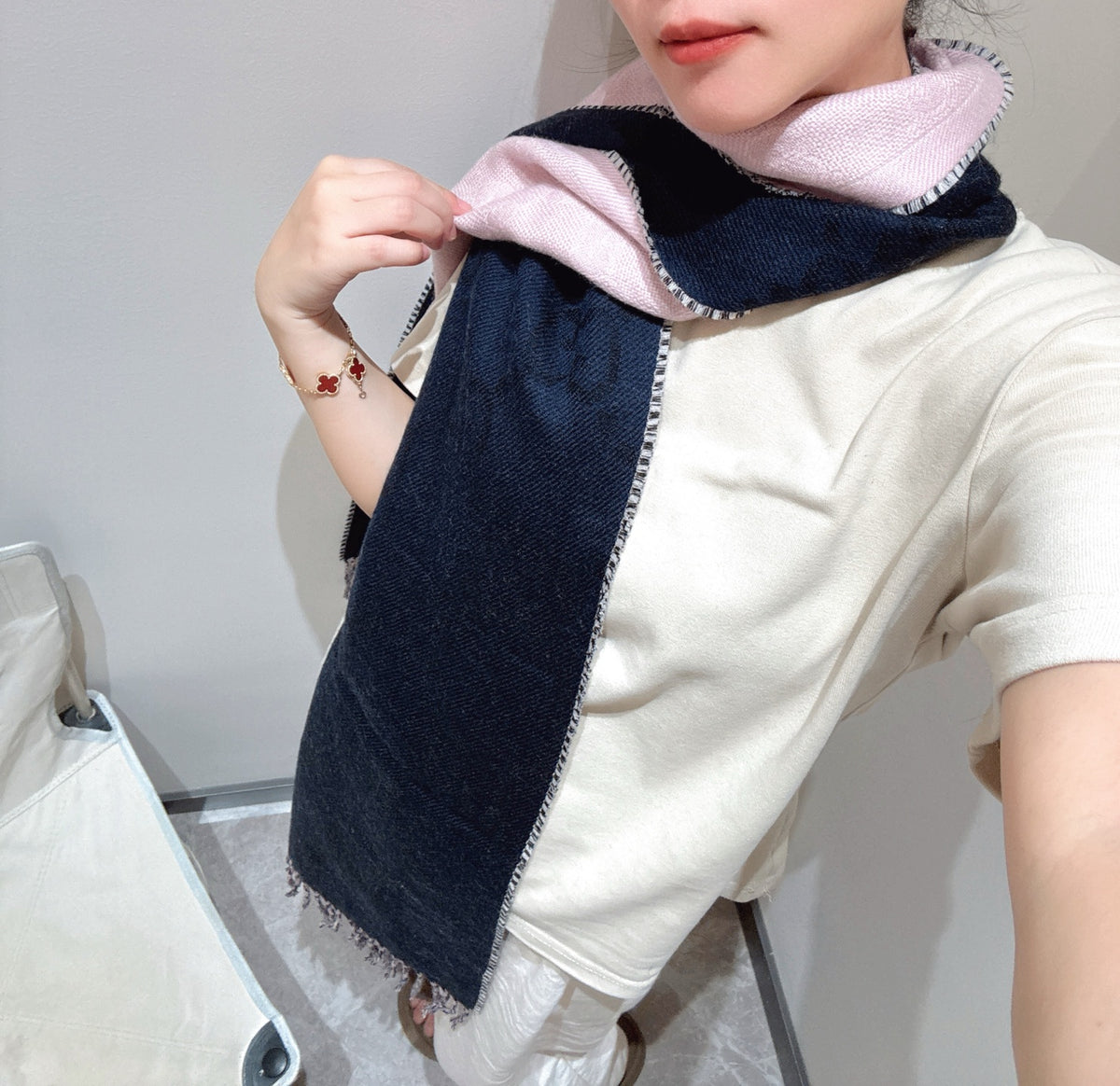 China Replica Gucci Scarf 46usd Only