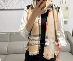 China Replica Burberry Scarf 46usd Only