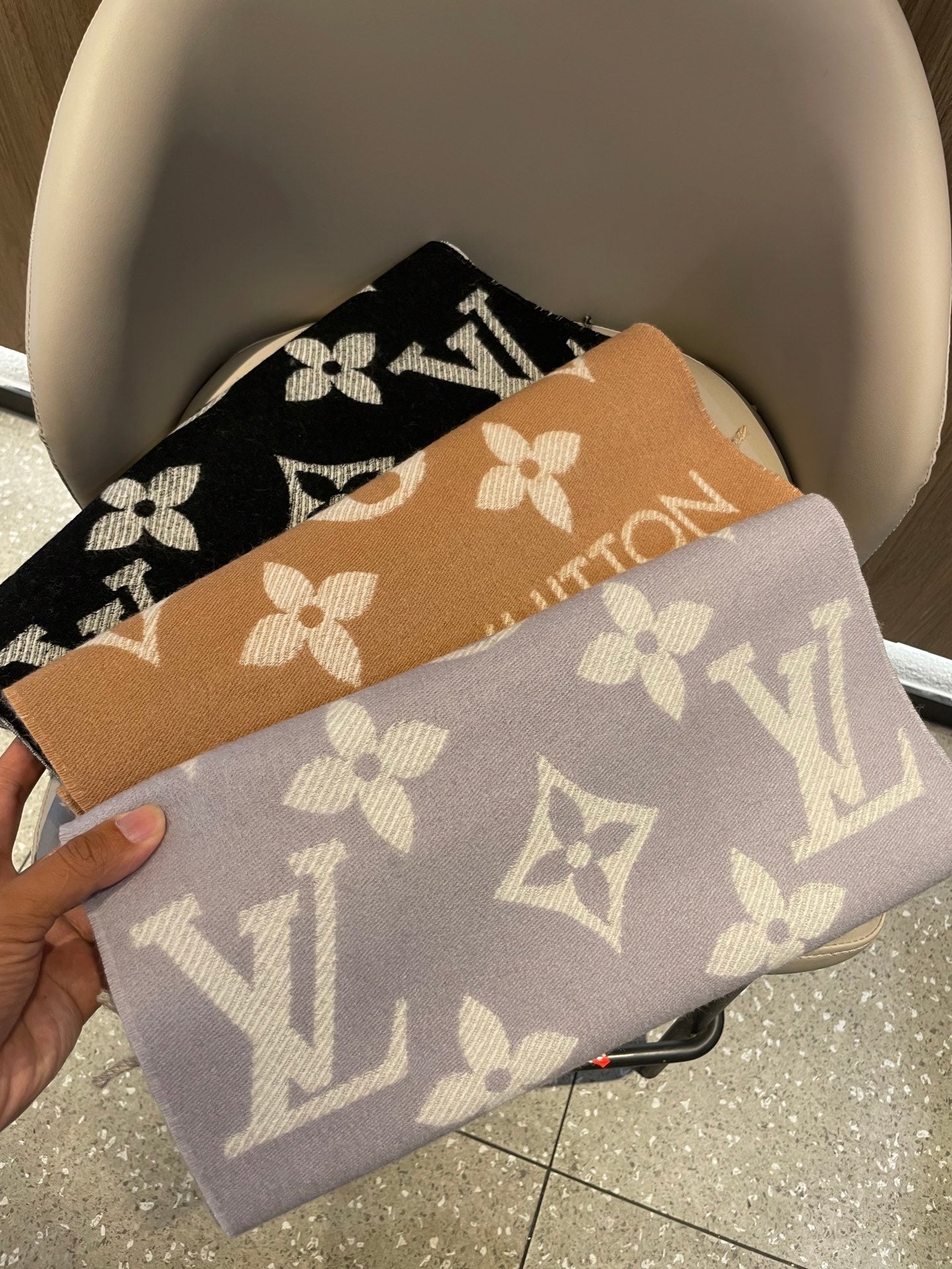 China Replica LV Scarf 50usd Only