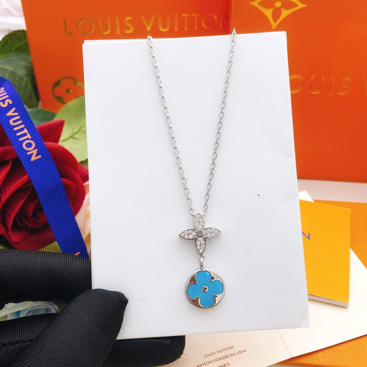 China Replica LV Necklaces 32usd Only