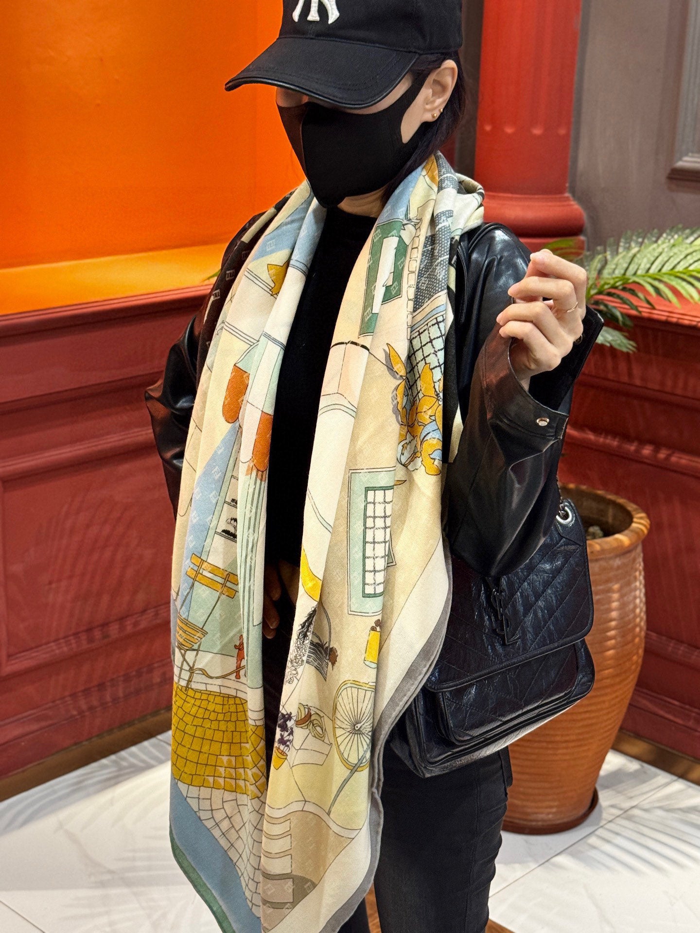 China Replica Fendi Scarf 82usd Only