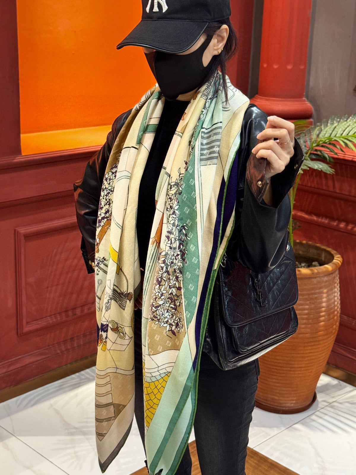 China Replica Fendi Scarf 82usd Only
