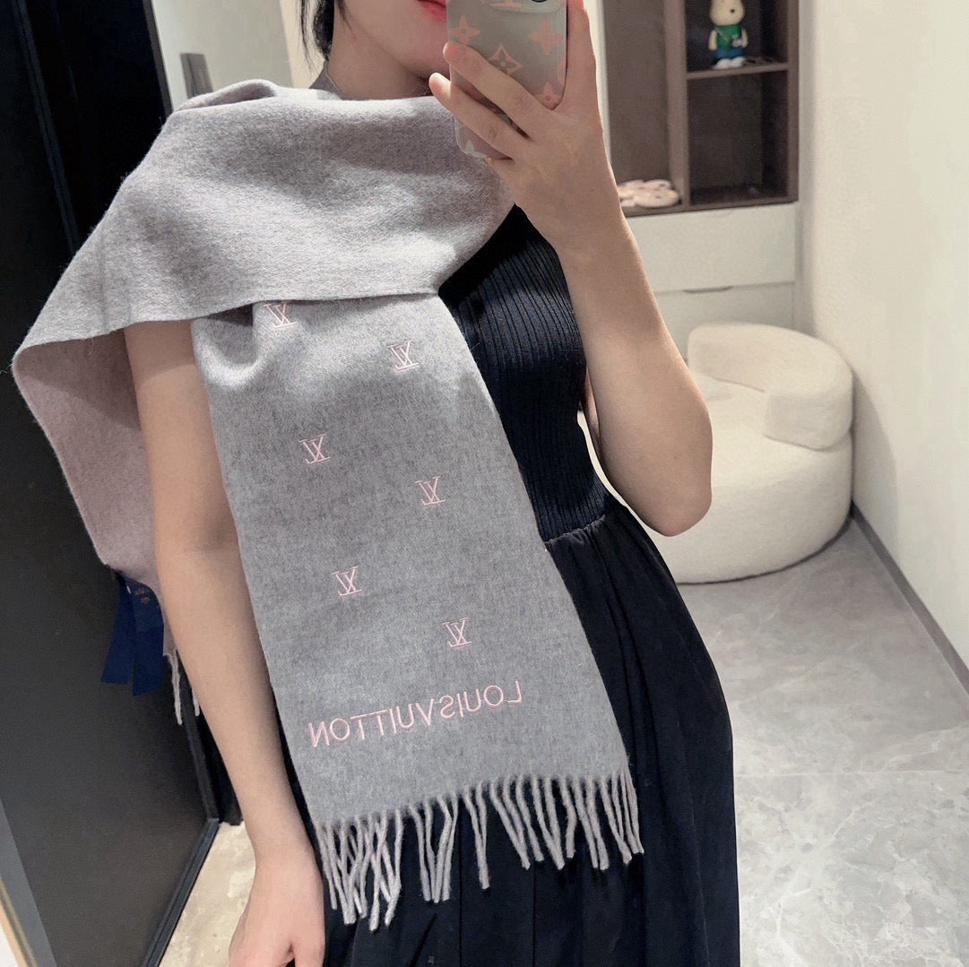 China Replica LV Scarf 50usd Only