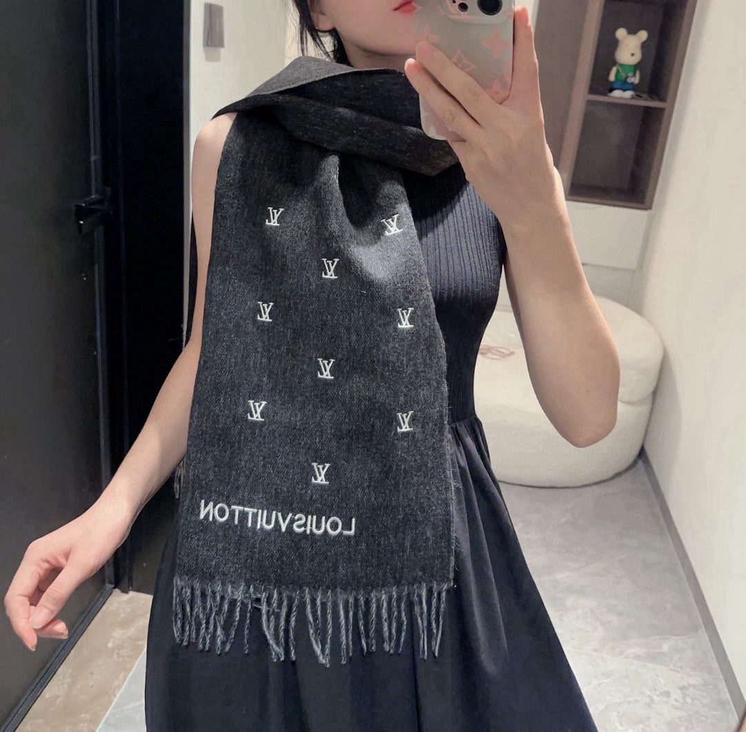 China Replica LV Scarf 50usd Only
