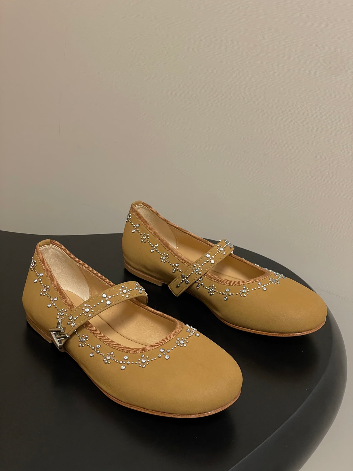 China Replica LV Women Shoes 119usd Only