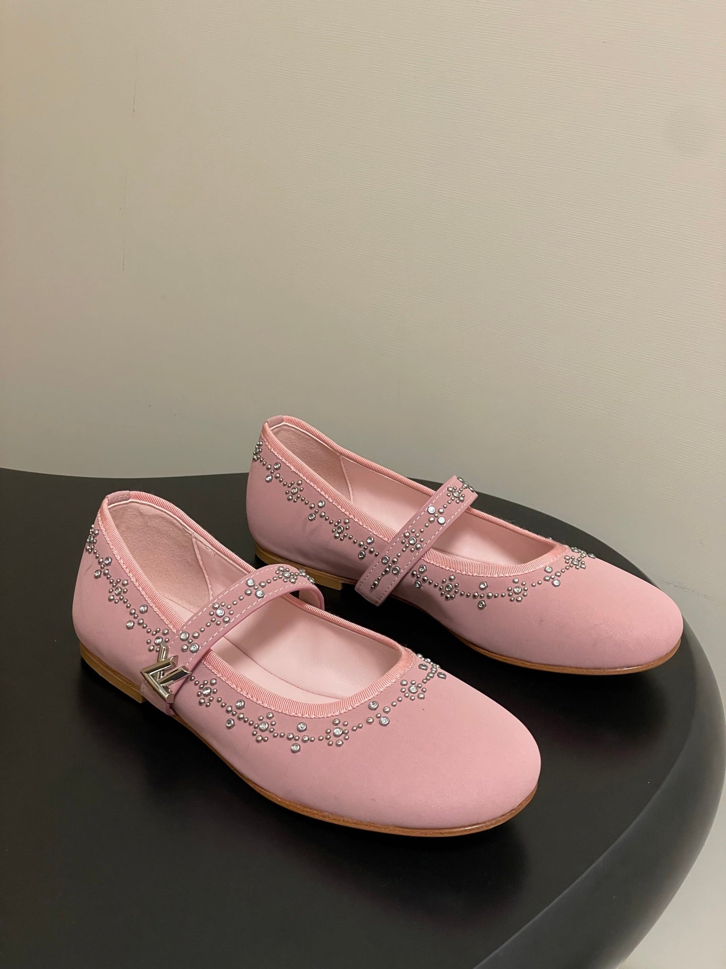 China Replica LV Women Shoes 119usd Only