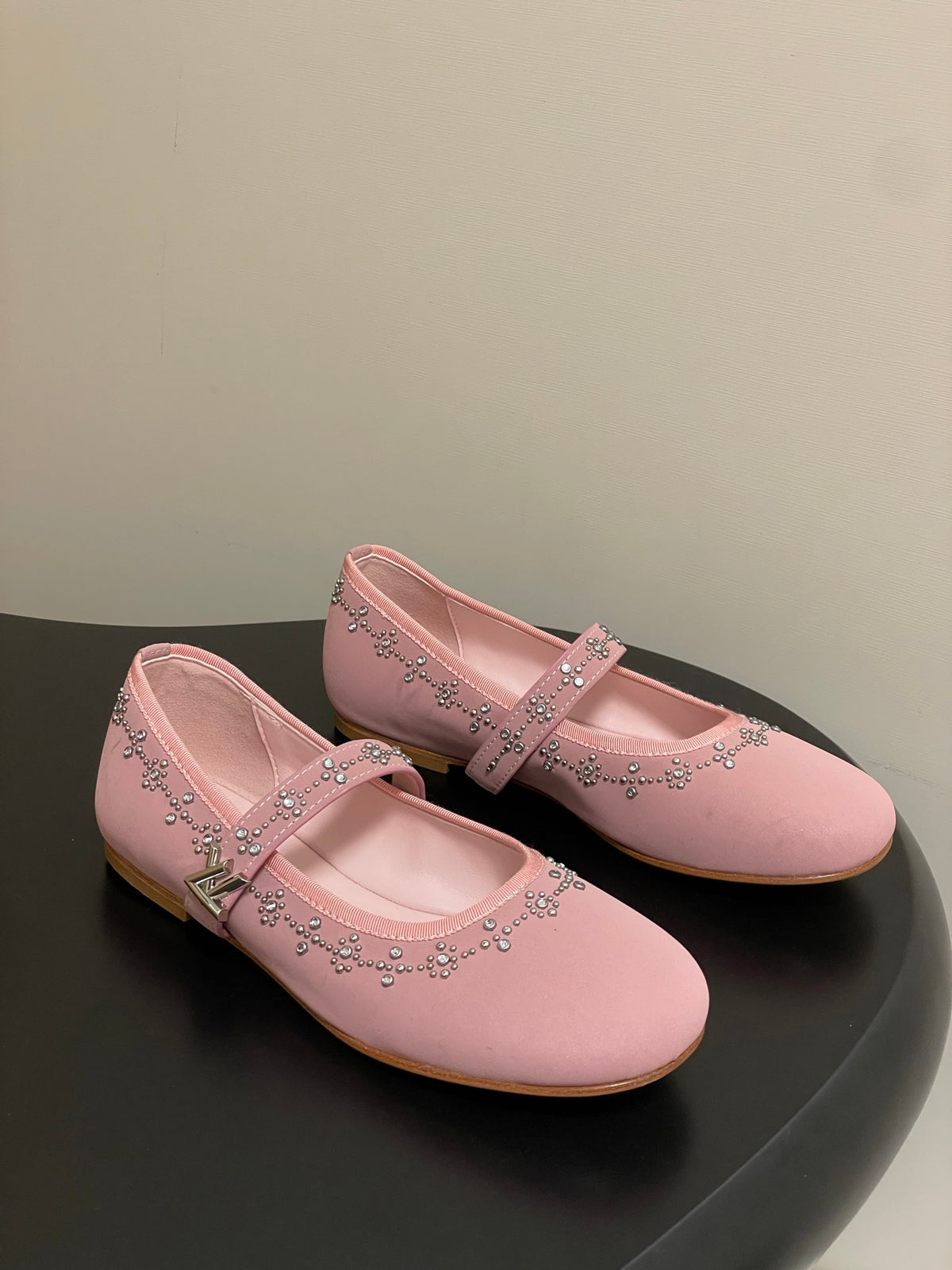 China Replica LV Women Shoes 119usd Only