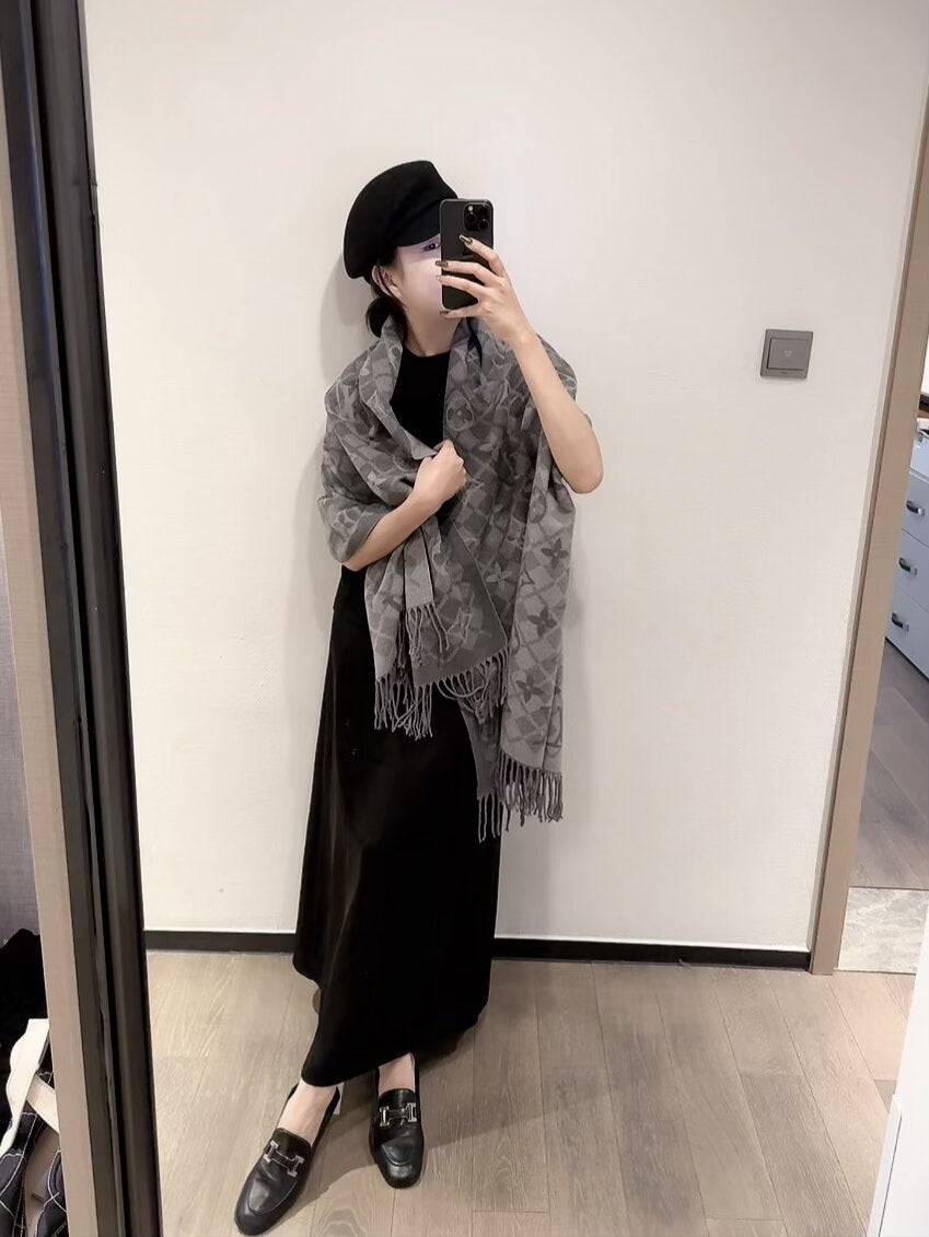 China Replica LV Scarf 16usd Only