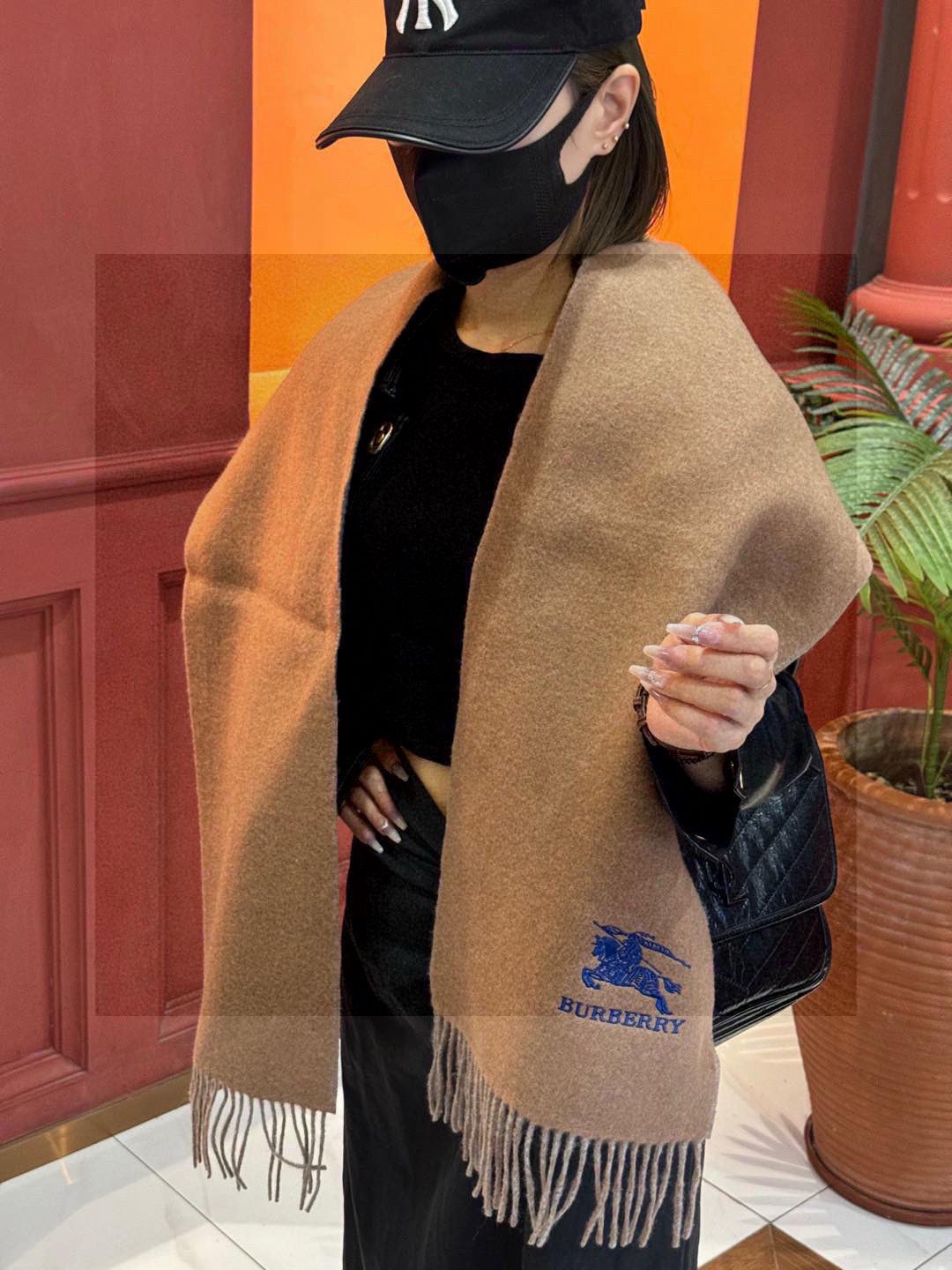 China Replica Burberry Scarf 50usd Only