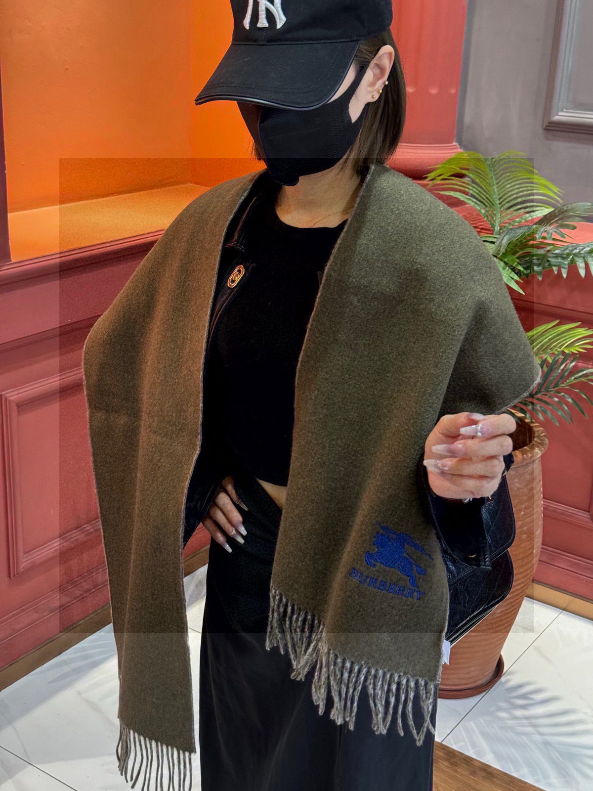 China Replica Burberry Scarf 50usd Only