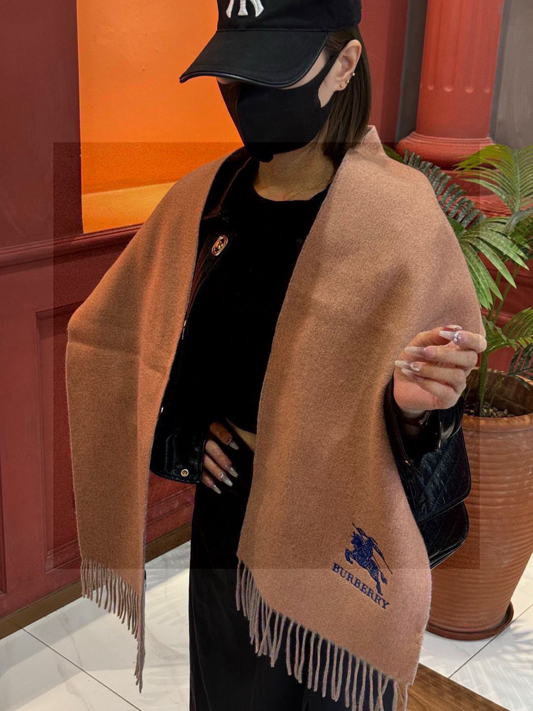 China Replica Burberry Scarf 50usd Only