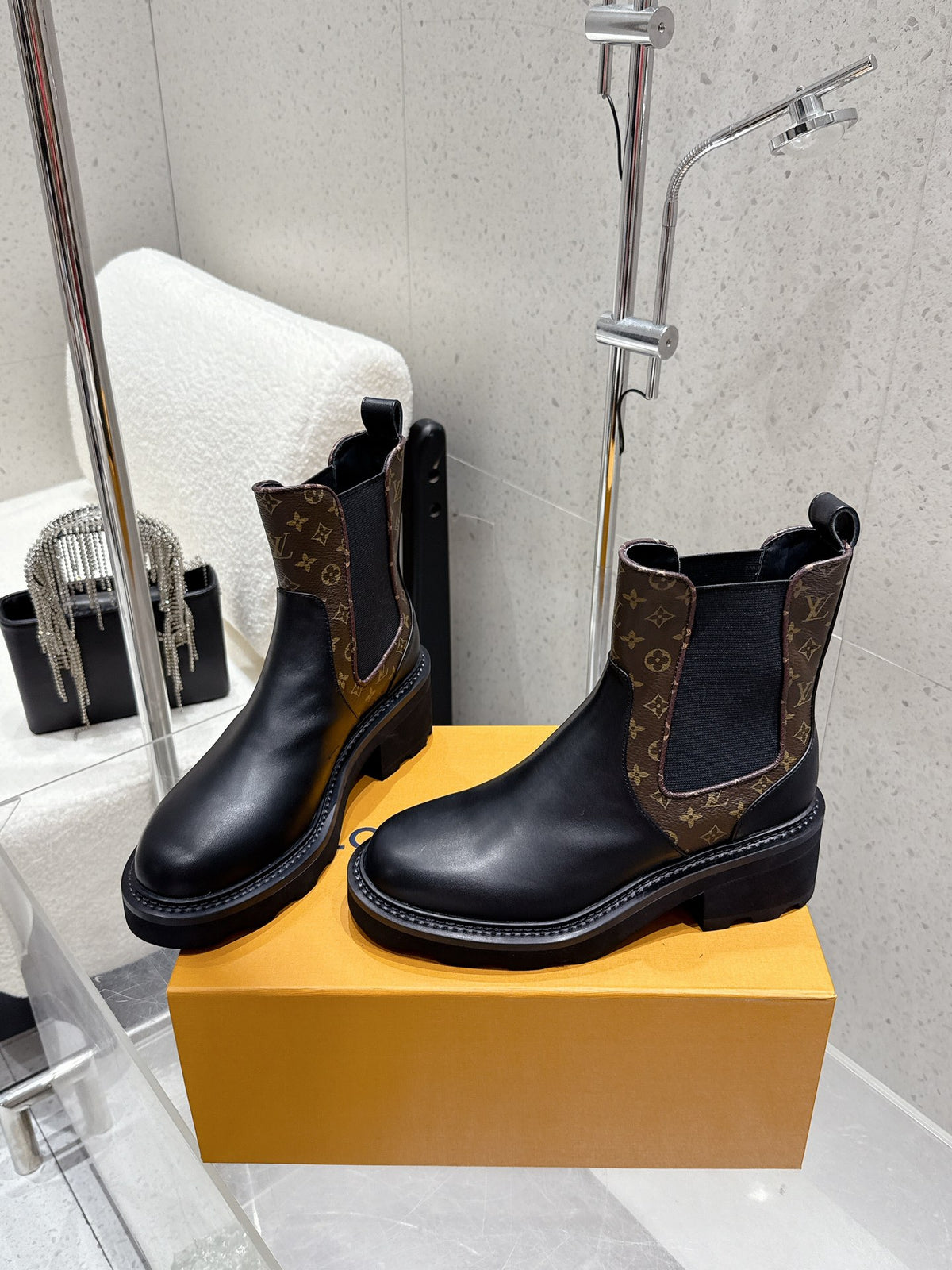 China Replica LV Women Shoes 133usd Only