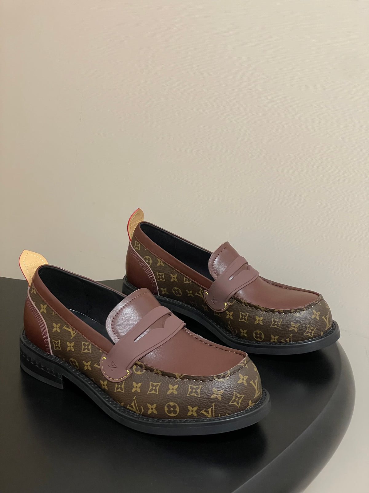 China Replica LV Women Shoes 136usd Only
