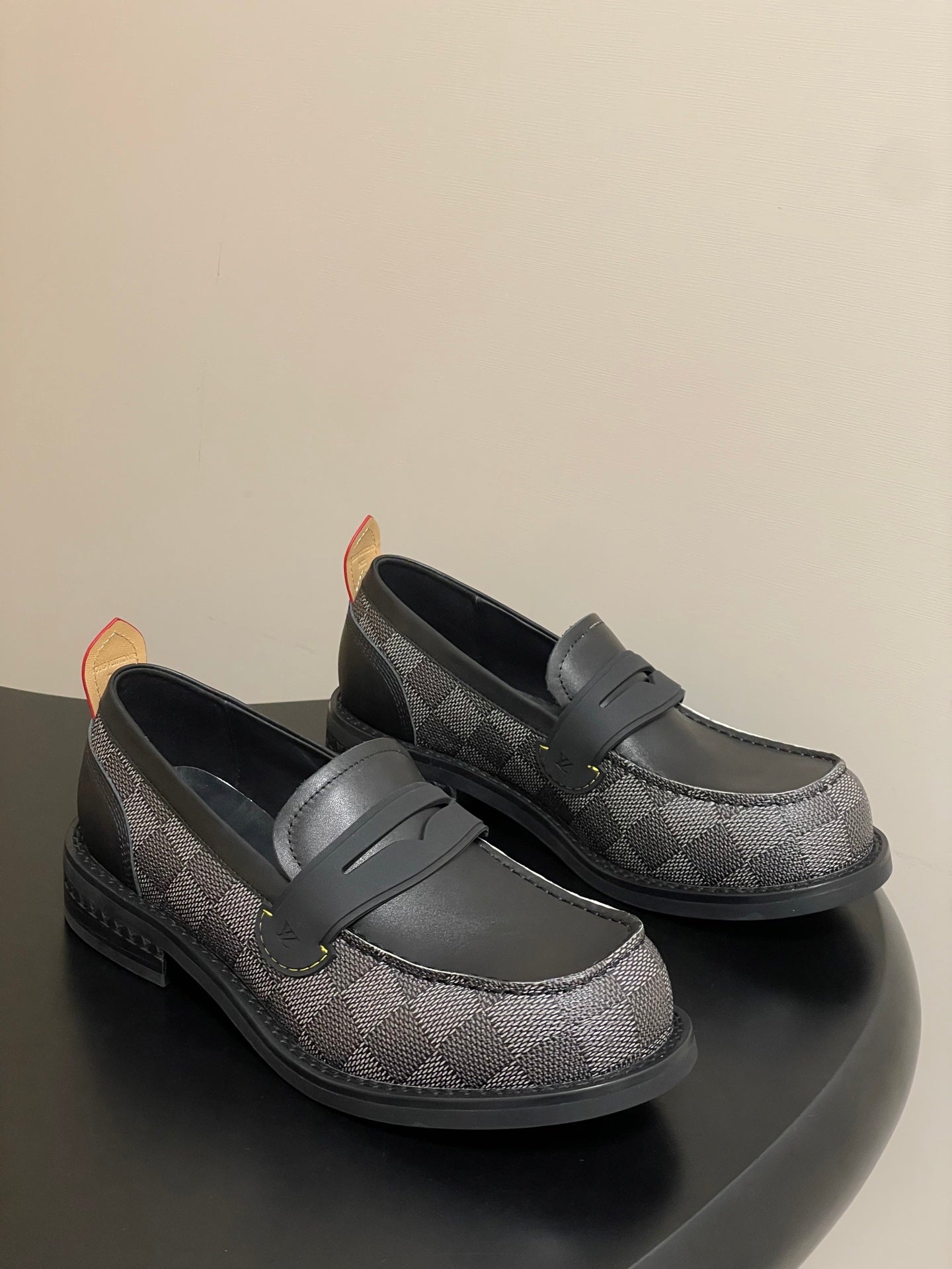 China Replica LV Women Shoes 136usd Only