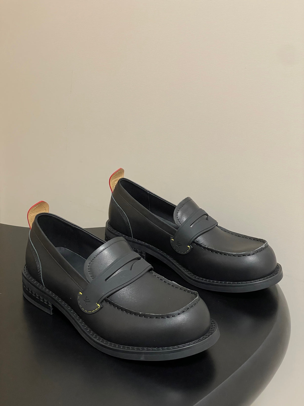 China Replica LV Women Shoes 136usd Only