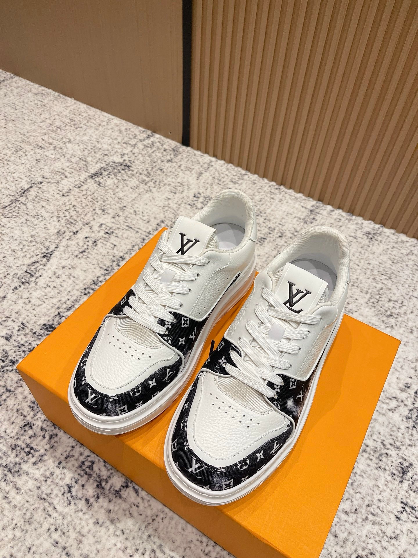 China Replica LV Women Shoes 126usd Only