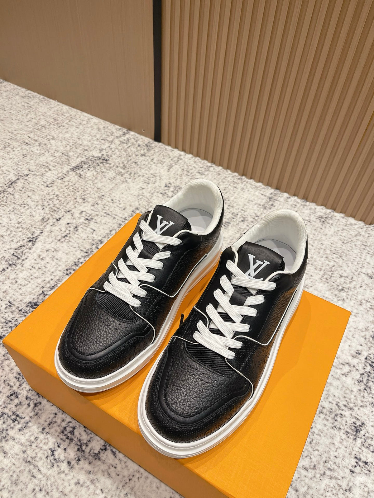 China Replica LV Women Shoes 126usd Only