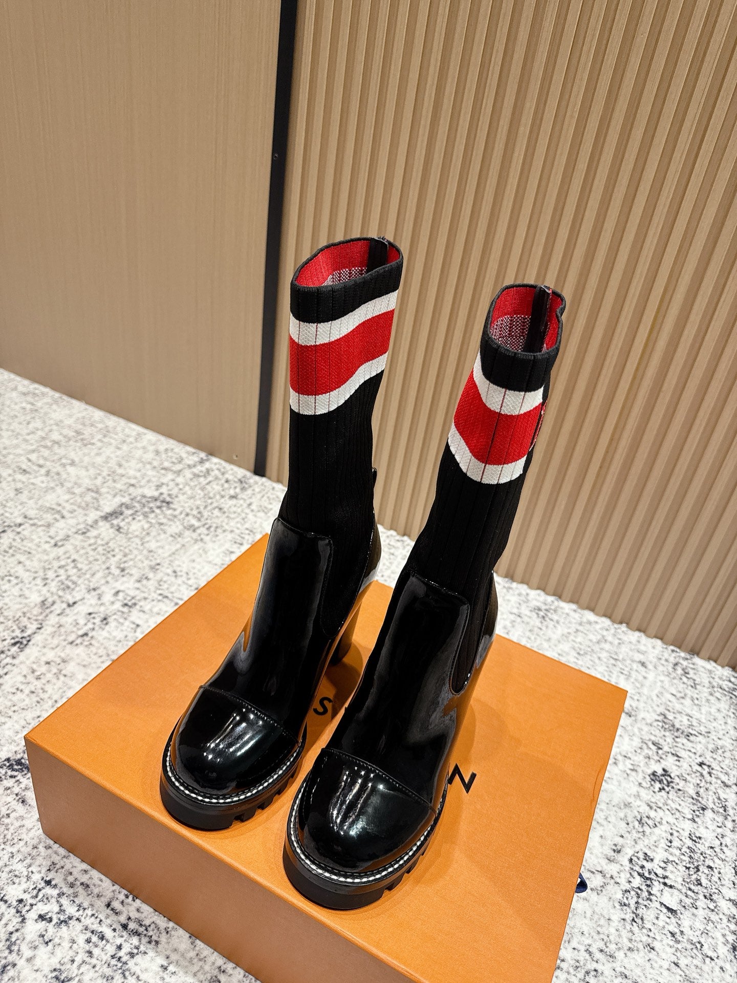 China Replica LV Women Shoes 147usd Only