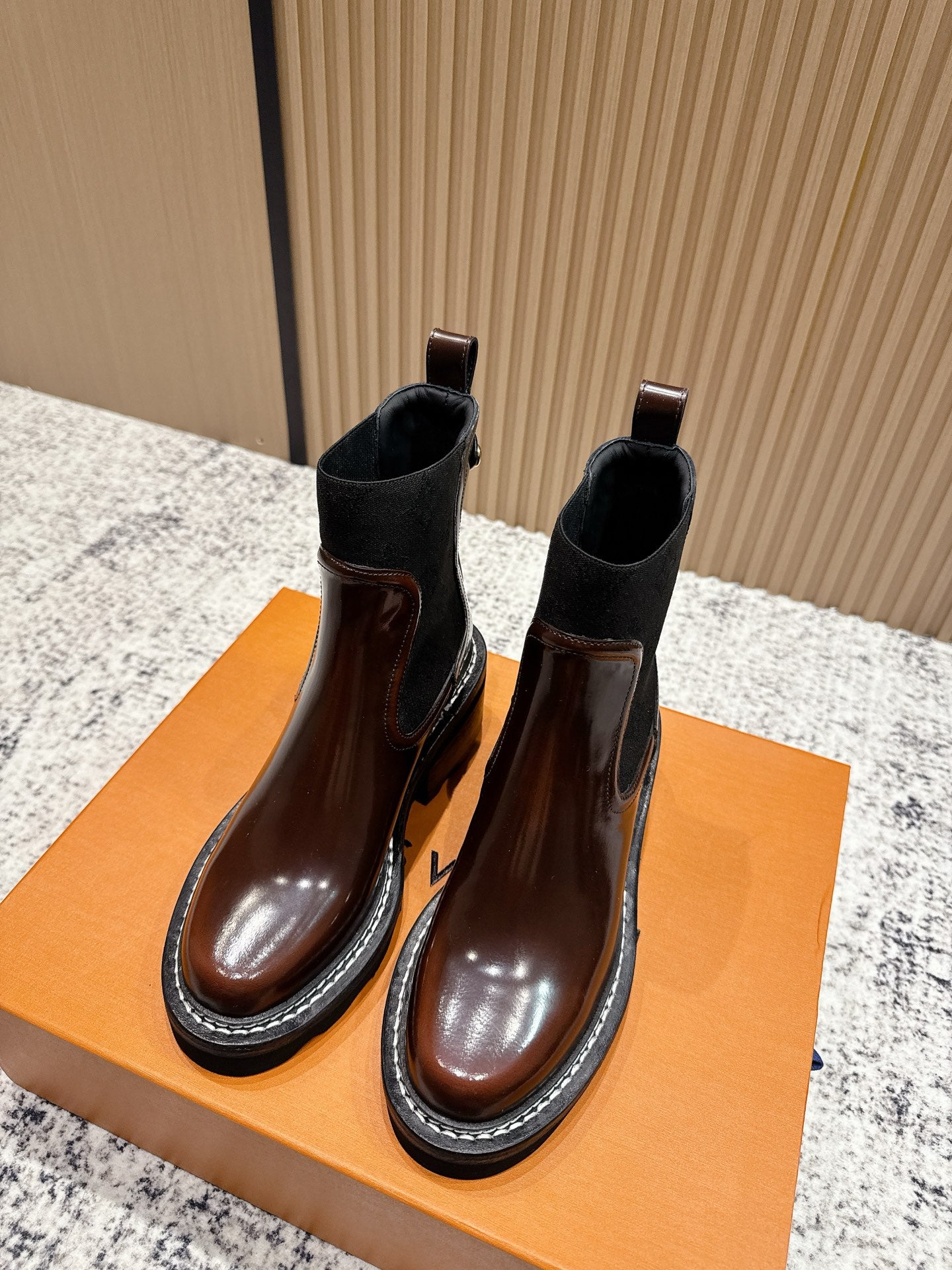 China Replica LV Women Shoes 164usd Only