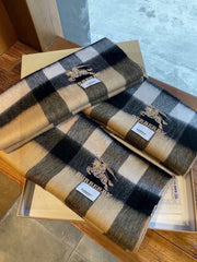 China Replica Burberry Scarf 46usd Only