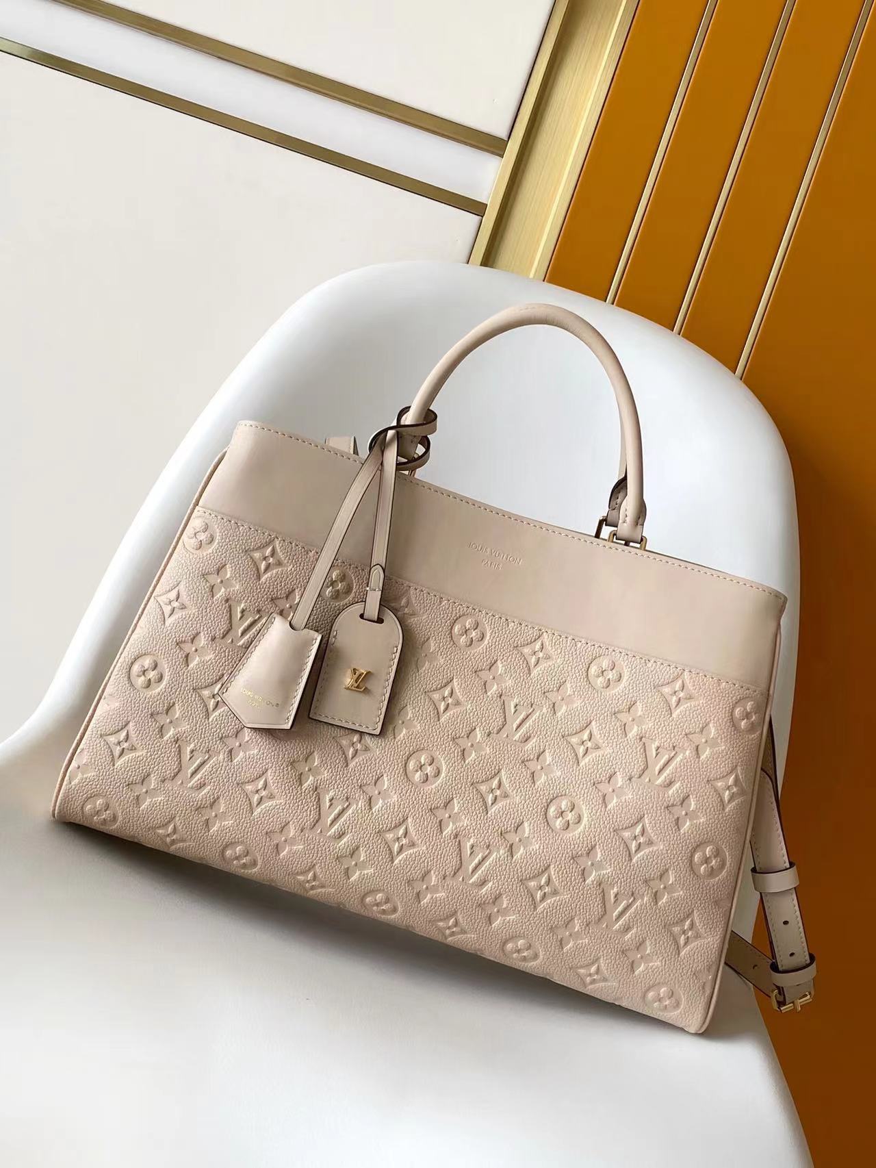 China Replica LV Handbags 171usd Only