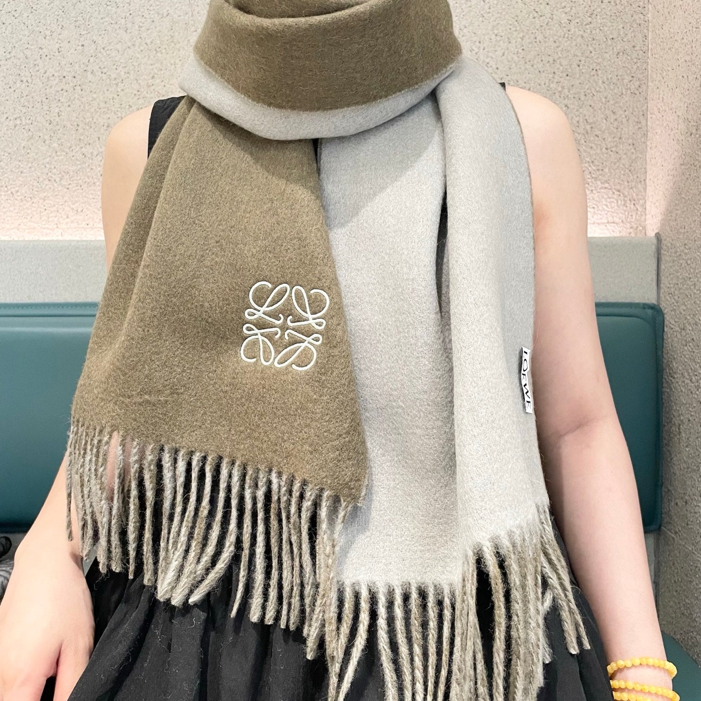 China Replica Loewe Scarf 48usd Only