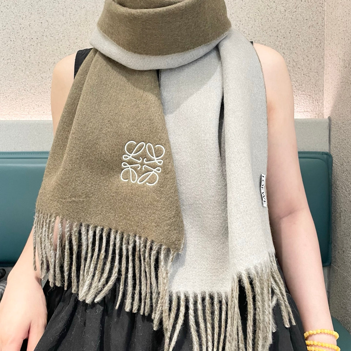 China Replica Loewe Scarf 48usd Only
