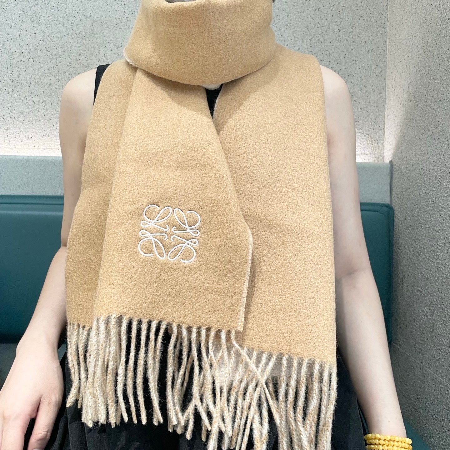 China Replica Loewe Scarf 48usd Only