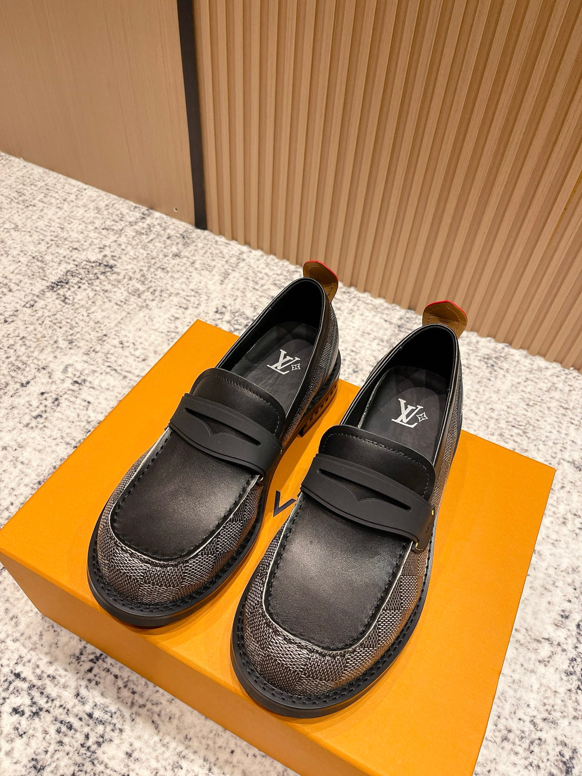 China Replica LV Women Shoes 136usd Only