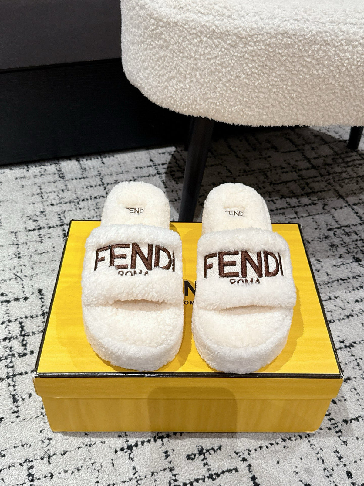 China Replica Fendi Women Shoes 91usd Only