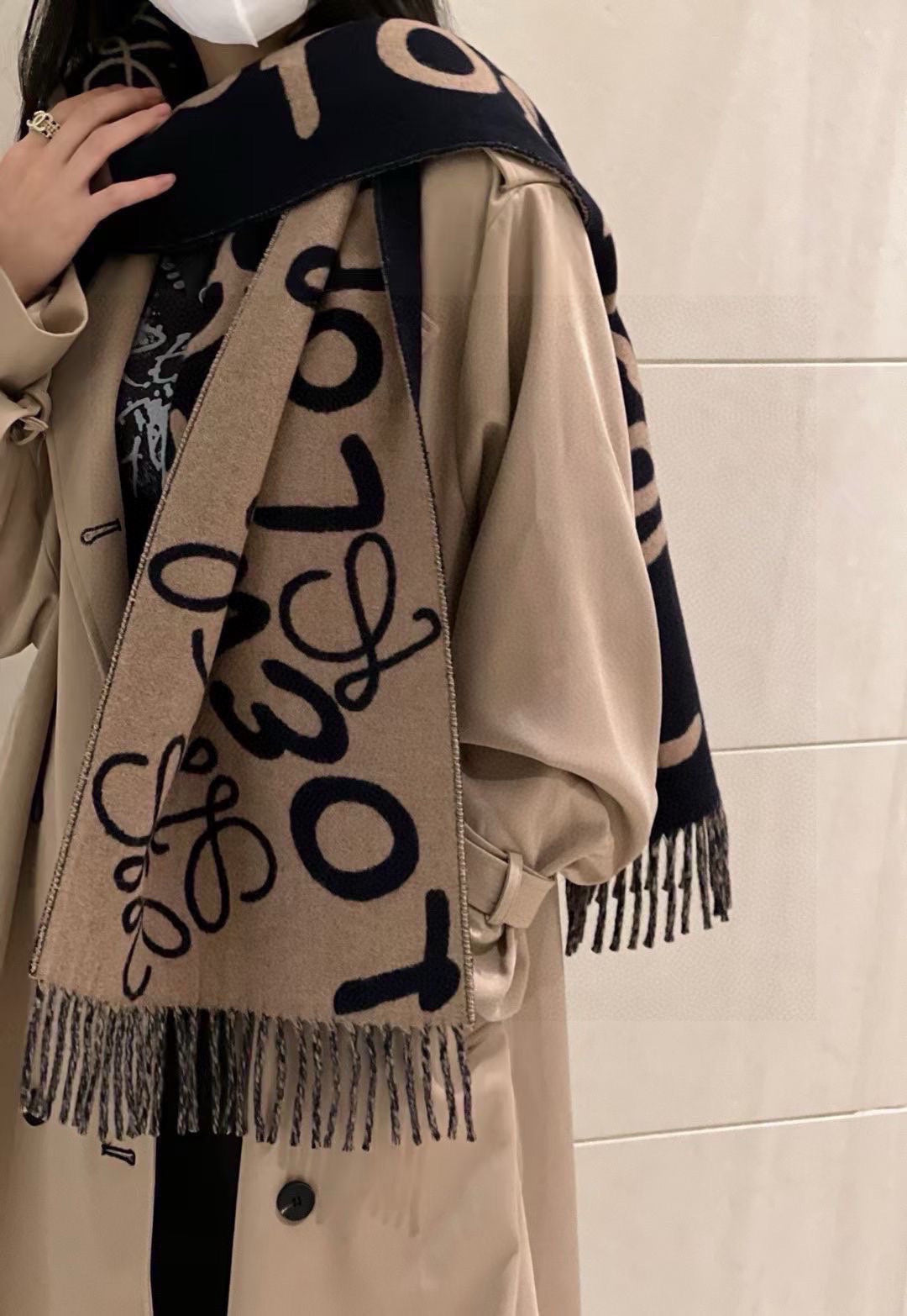 China Replica Loewe Scarf 42usd Only