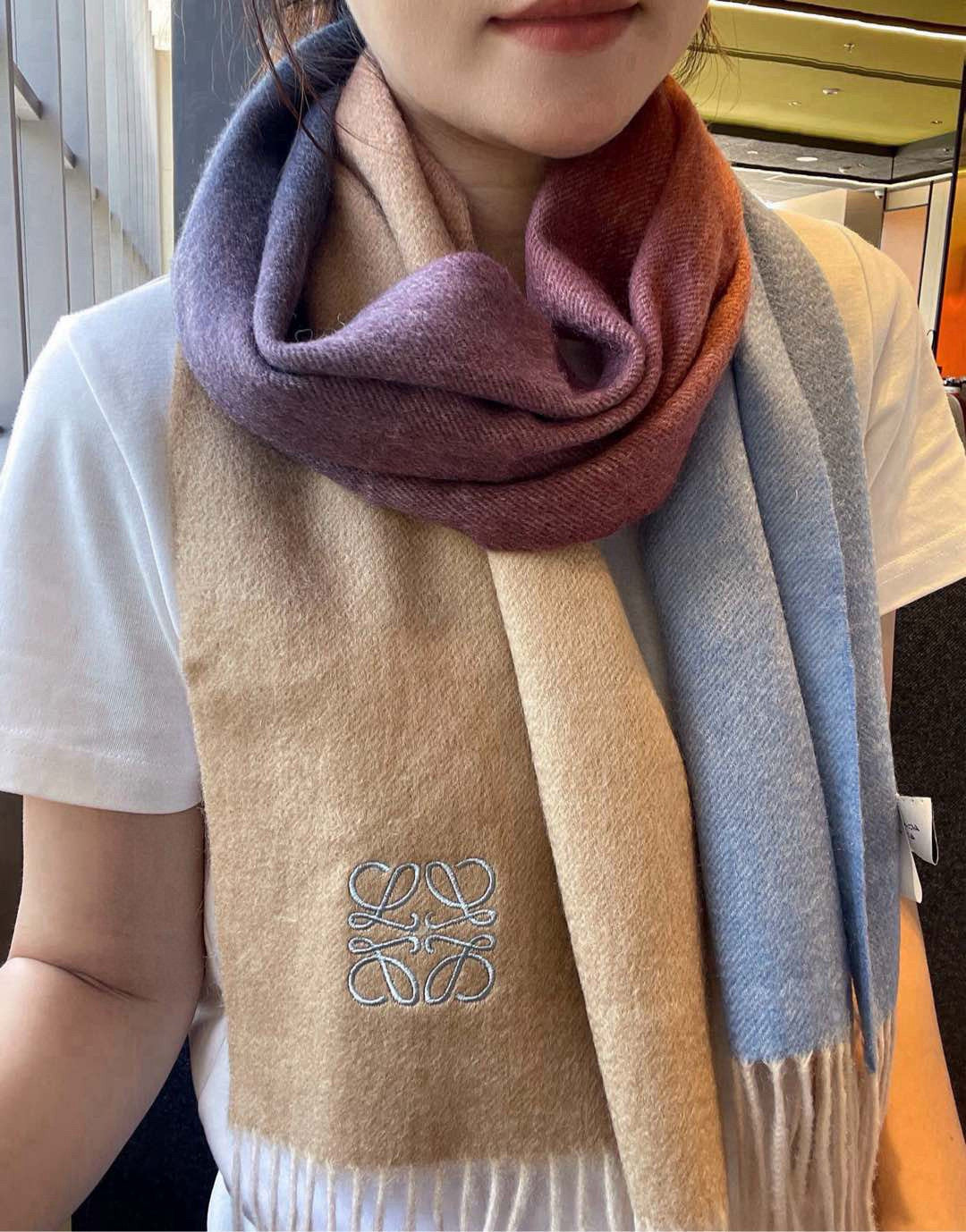 China Replica Loewe Scarf 46usd Only
