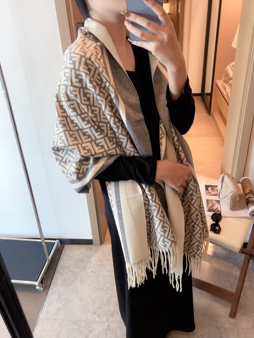 China Replica Fendi Scarf 16usd Only