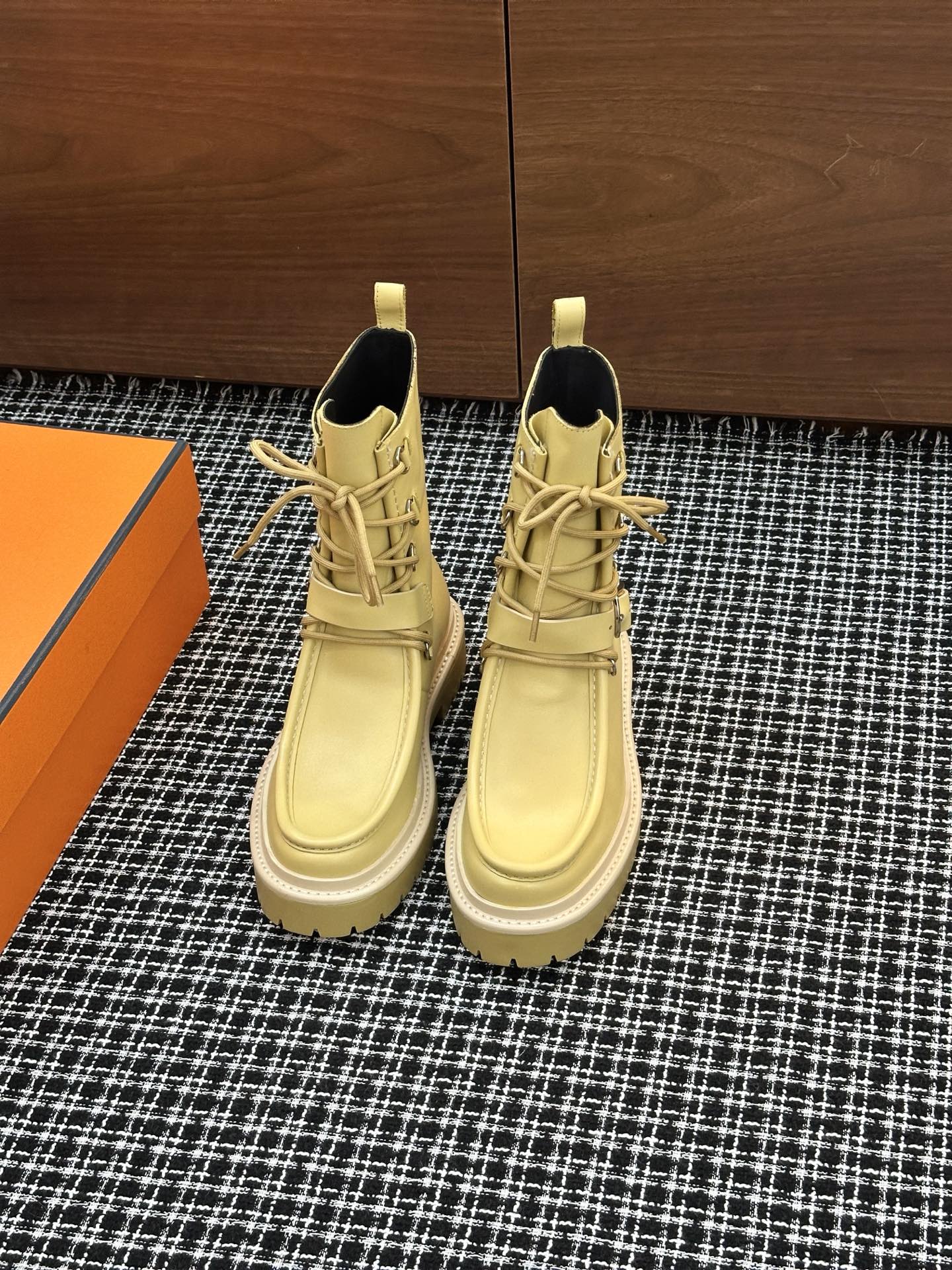 China Replica Hermes Women Shoes 140usd Only