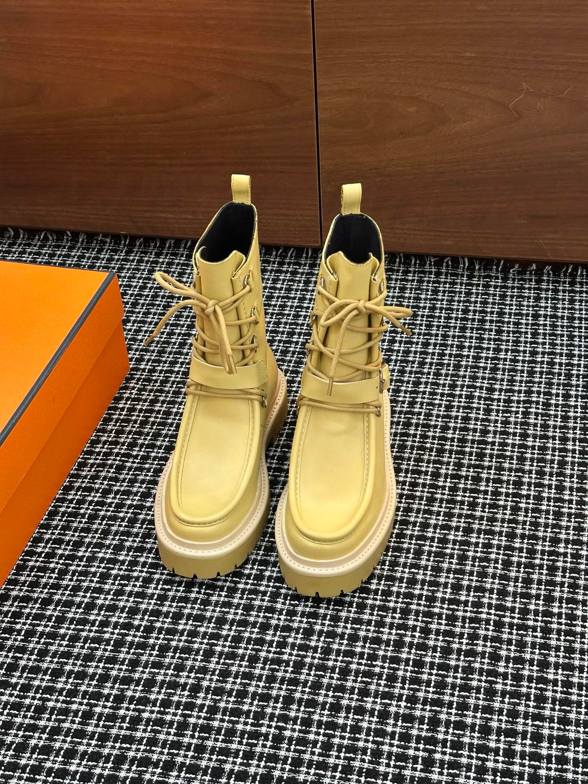 China Replica Hermes Women Shoes 140usd Only