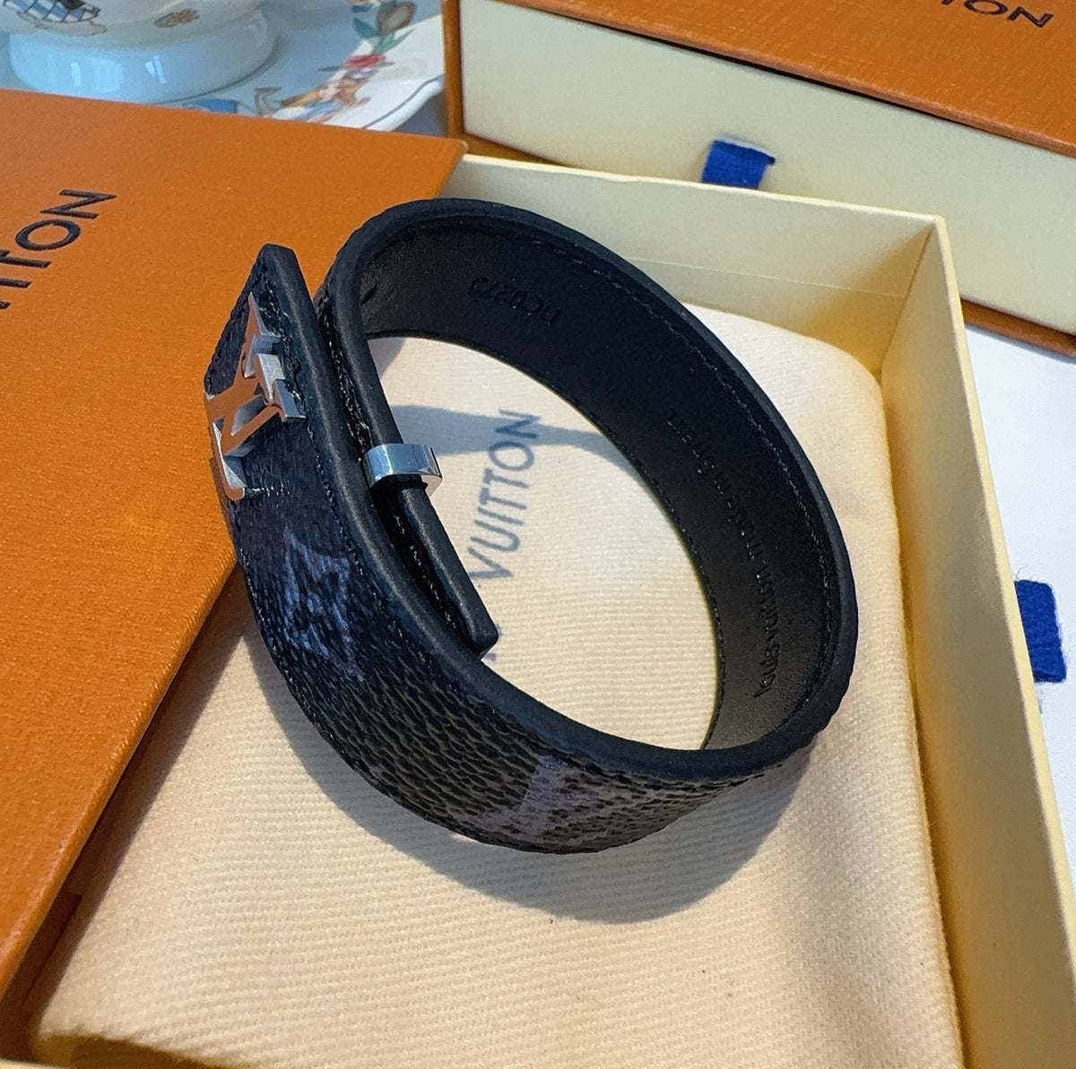 China Replica LV Bracelets 22usd Only