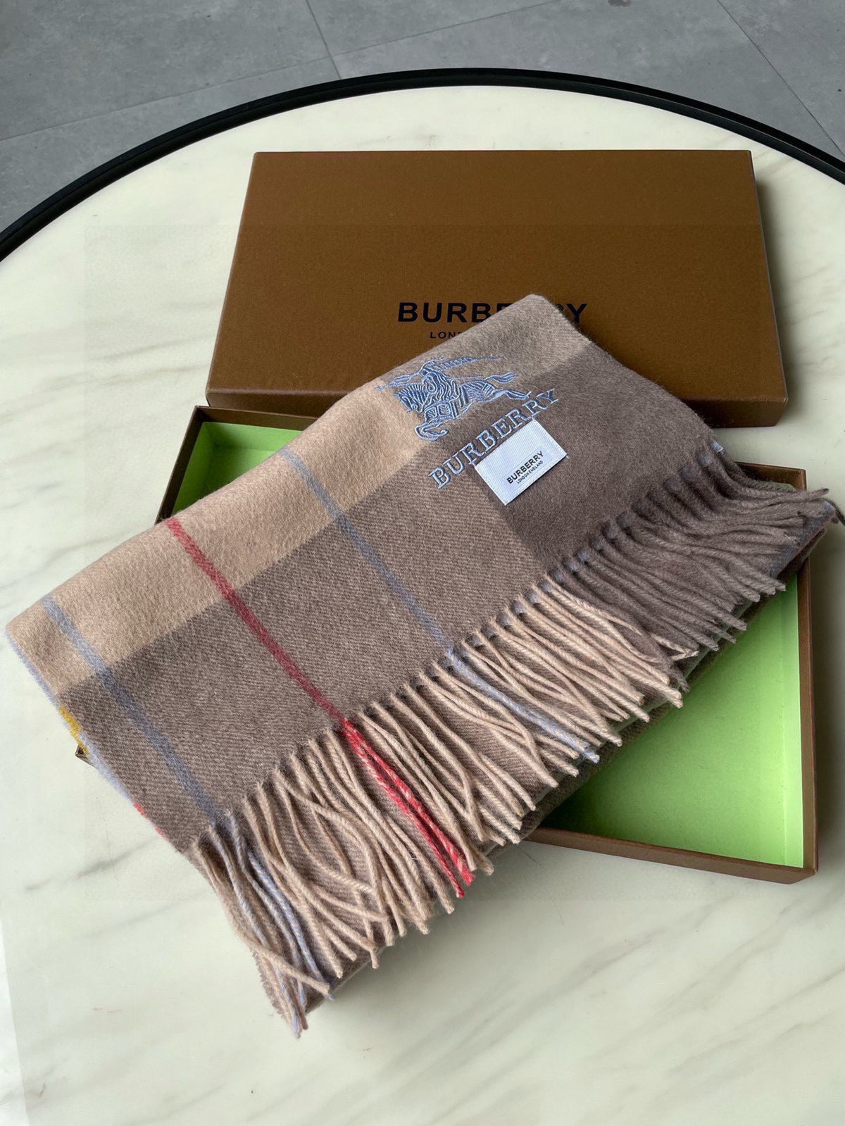 China Replica Burberry Scarf 46usd Only